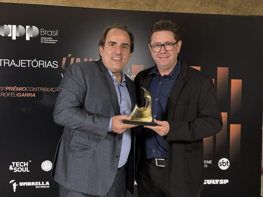 César Massaioli, da Portal Publicidade, é premiado na 23ª edição do Prêmio Contribuição Profissional, da APP Brasil