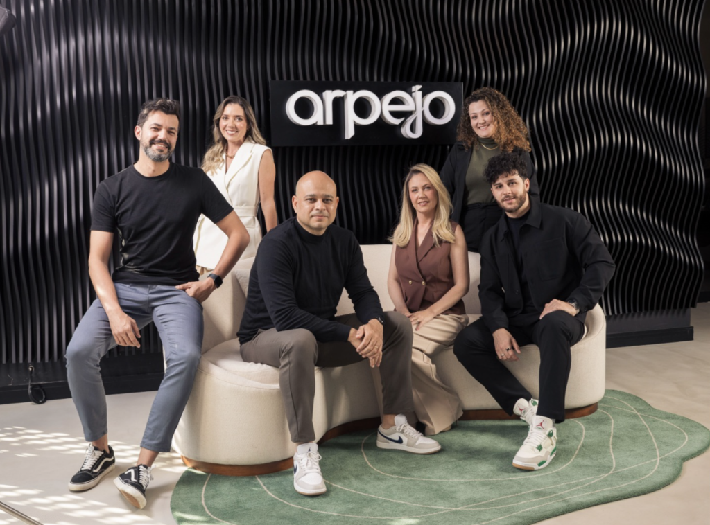 Agência Arpejo assume a comunicação da PagueVeloz, fintech do grupo Serasa Experian
